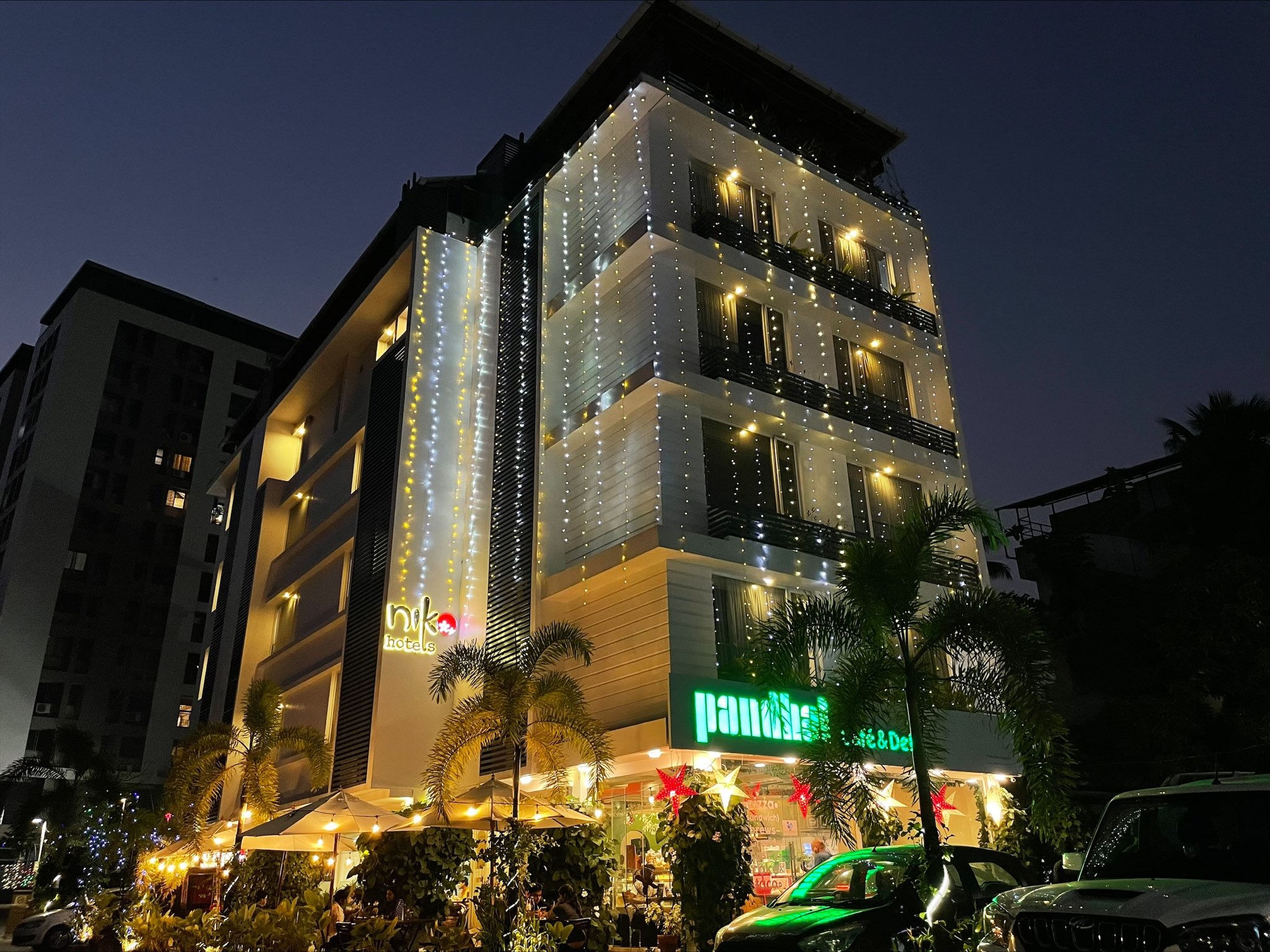 niko hotel image night time with lights